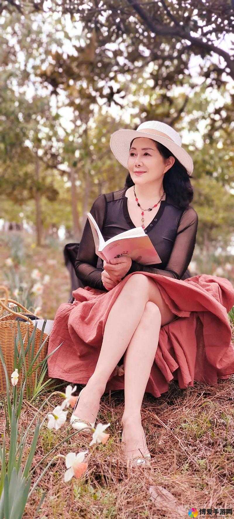 多毛熟妇的魅力与自信：探讨成熟女性的独特风采与生活态度