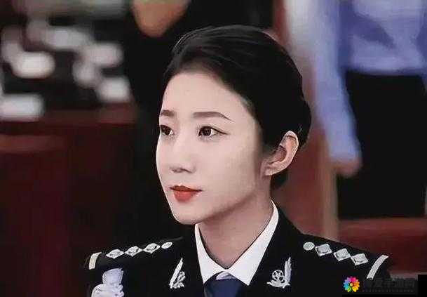 张警花视频中头撞玻璃引关注,这背后究竟发生了什么?为何如此惊人?