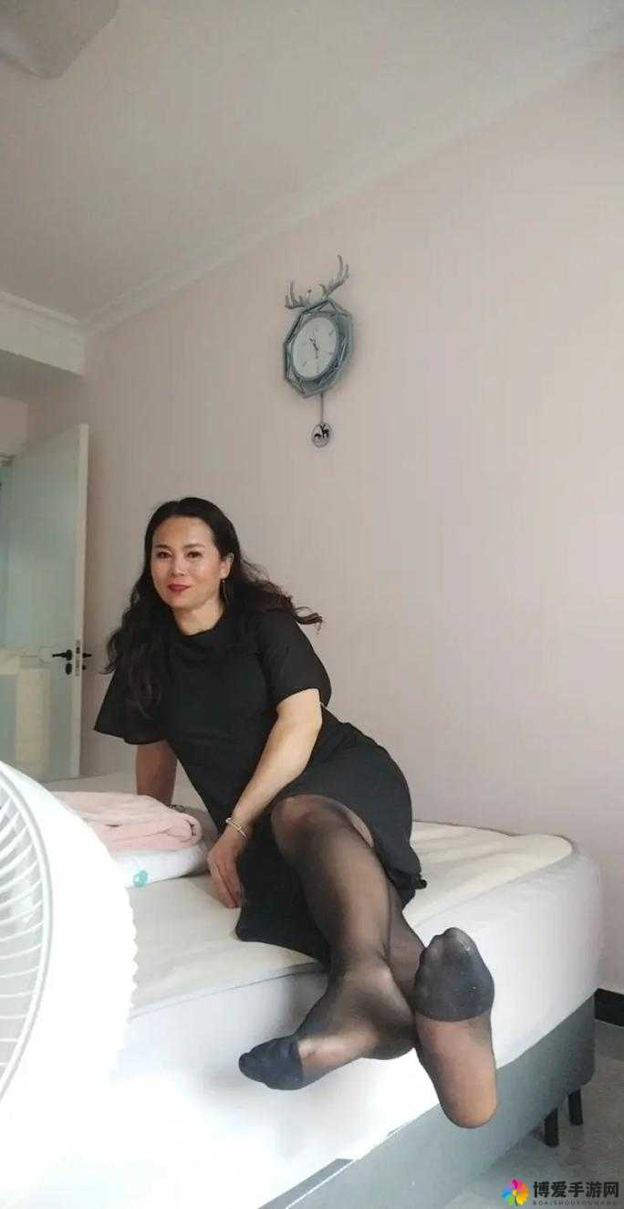 熟女五十路欲求不满在线播放：探索中年女性的情感与欲望真实故事