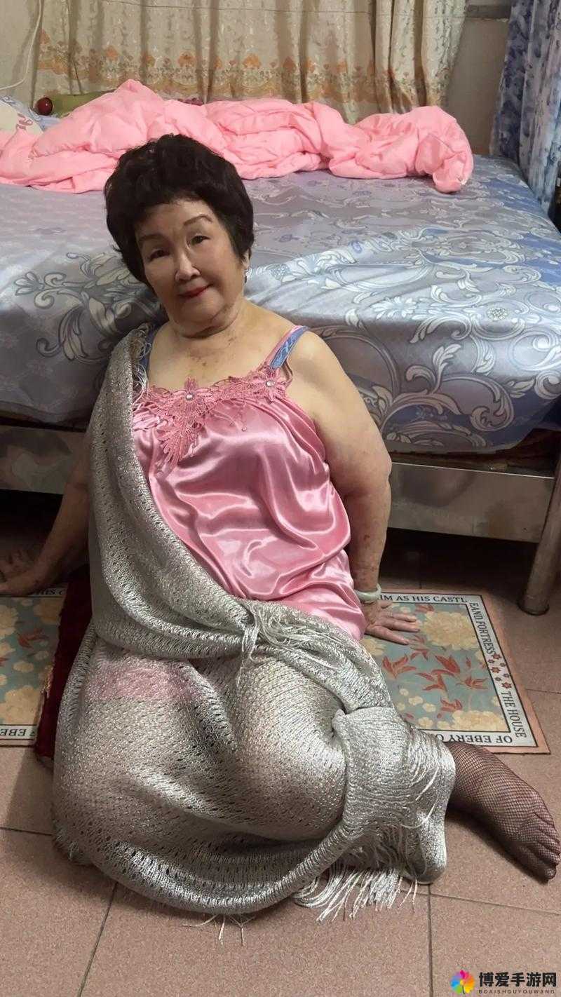 亚洲老奶老太的日常生活趣事:看她们如何用智慧和幽默点亮平凡日子