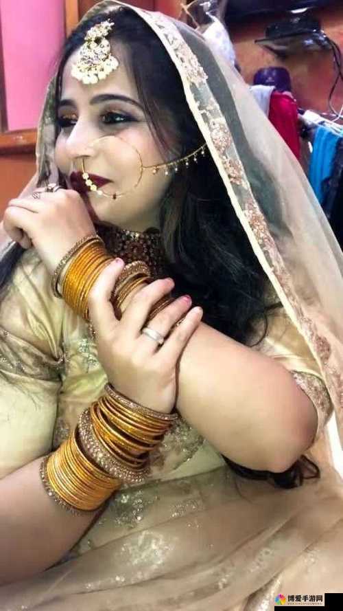 印度肥妇毛耸耸的奇特形象引发关注